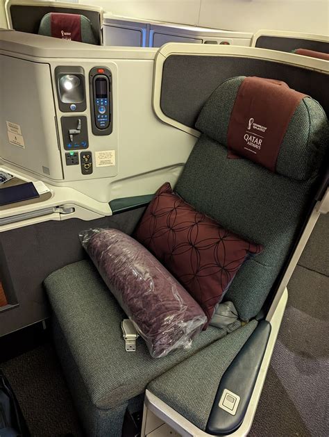 qatar 777 business class|qatar business class 777 300er.
